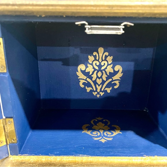 Blue and Gold Painted Vintage Glam Jewelry Music Box - Picture 8 of 13
